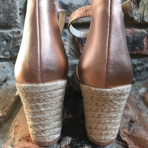 🆕NWT metallic rose gold leather espadrille wedges - Picture 7 of 8